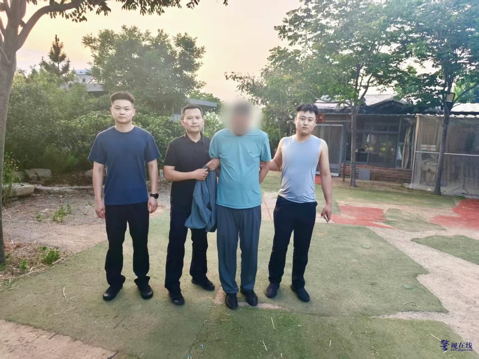 抓捕.jpg